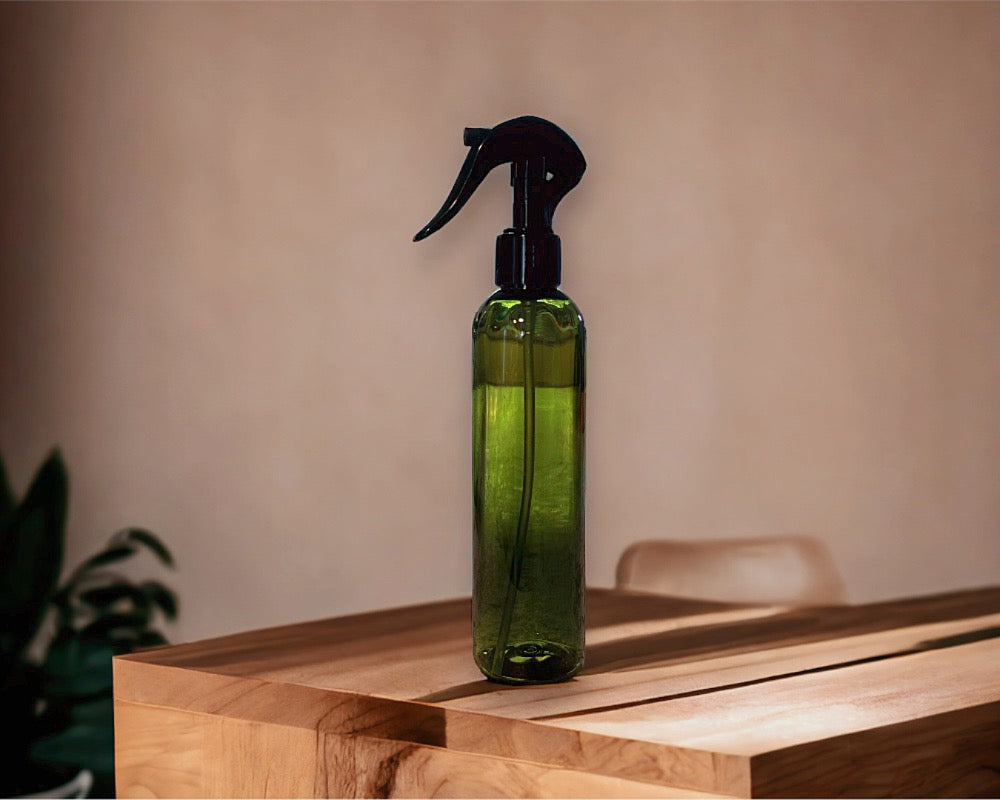 8 oz Cosmo Bottle + Fine Mist Sprayer - Green/Black